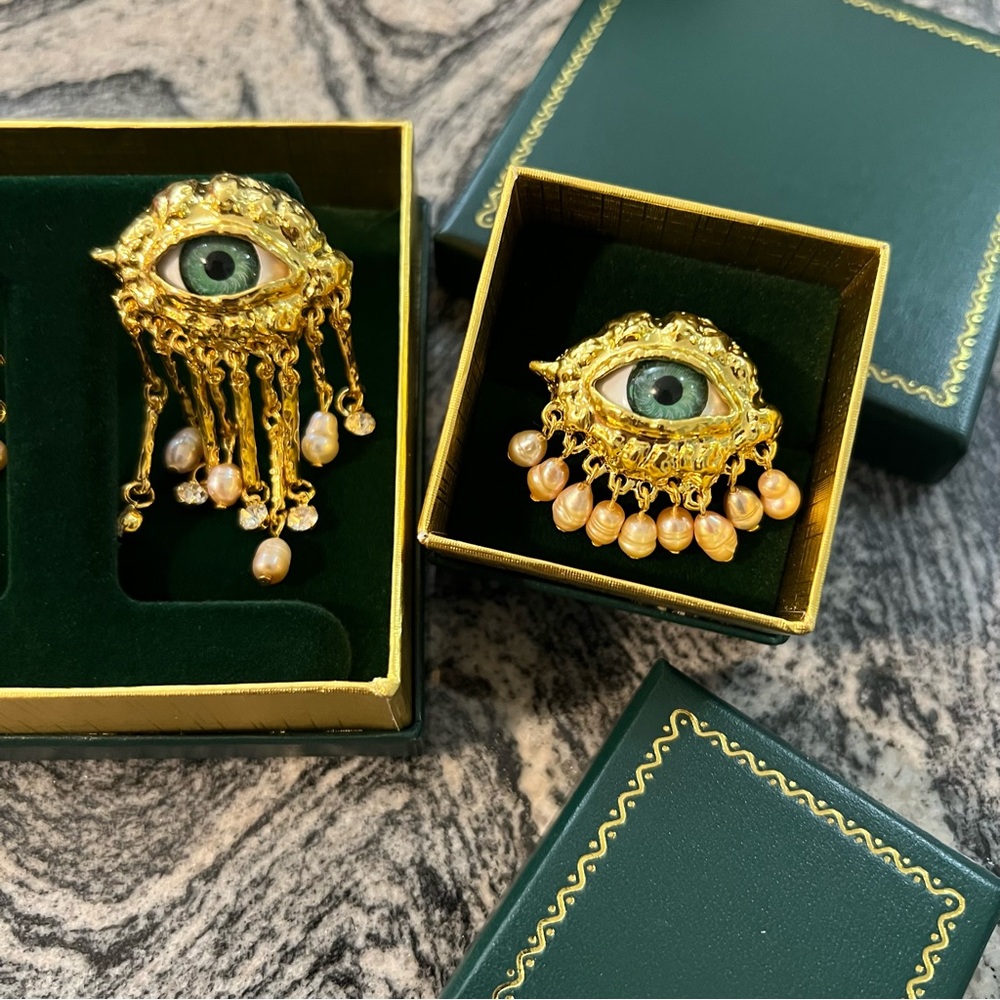 Lovers Eye Victorian Style Ring with Gift Box